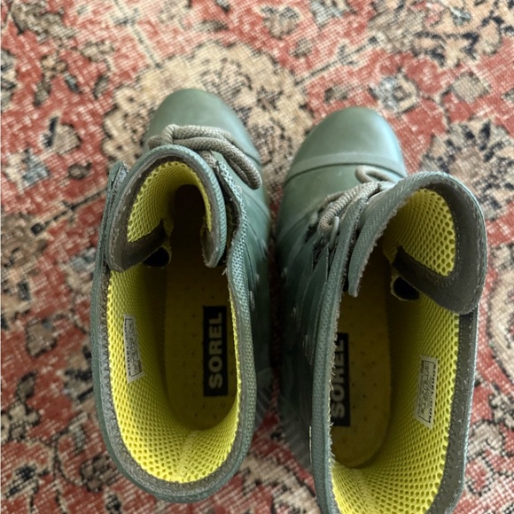Sorel Green Waterproof Boots - Picture 8 of 8